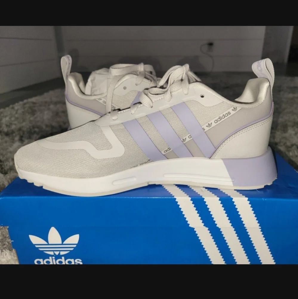 adidas Women's Light Gray and Lavender Casual Sneakers